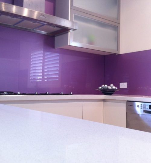 19- purple-glass-kitchen-backsplash-1030x769-min